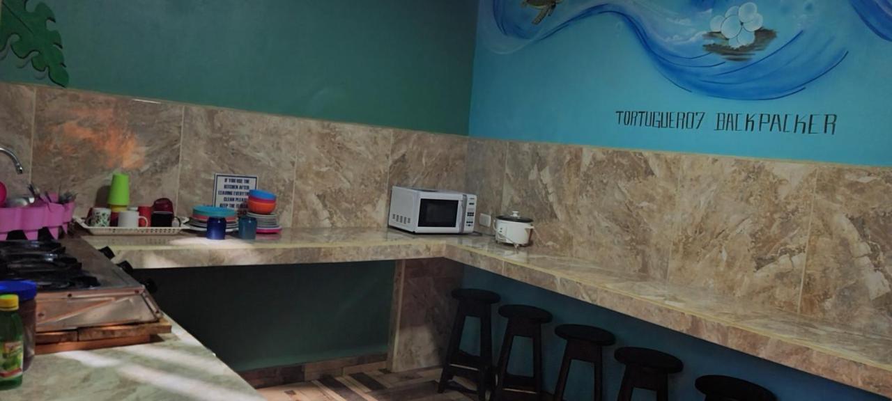 Hostel Tortuguero 7Backpackers Экстерьер фото