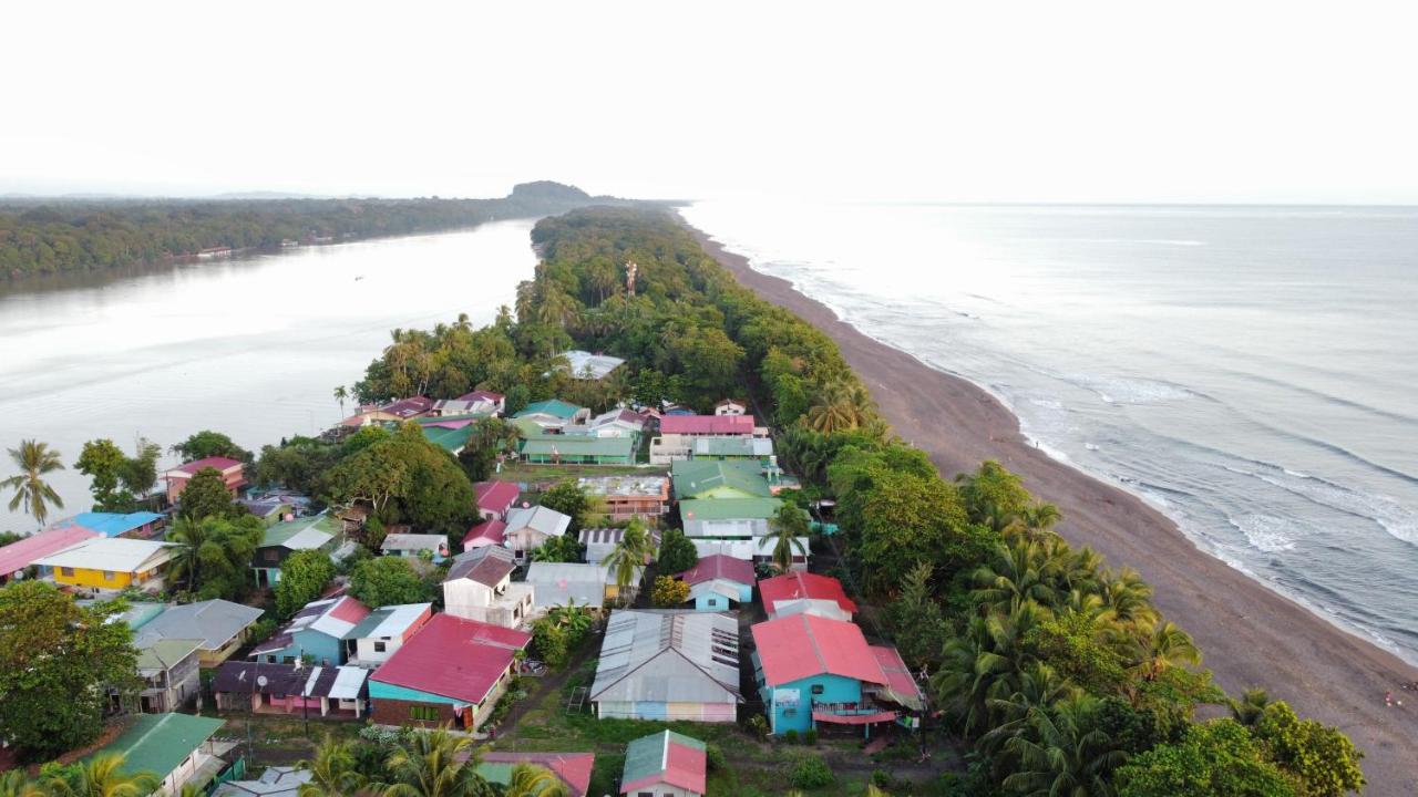 Hostel Tortuguero 7Backpackers Экстерьер фото