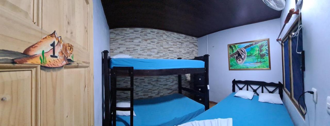 Hostel Tortuguero 7Backpackers Экстерьер фото