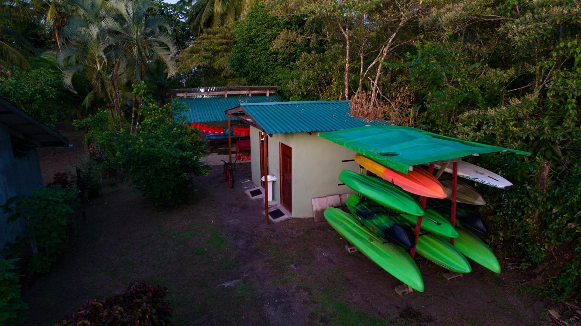 Hostel Tortuguero 7Backpackers Экстерьер фото