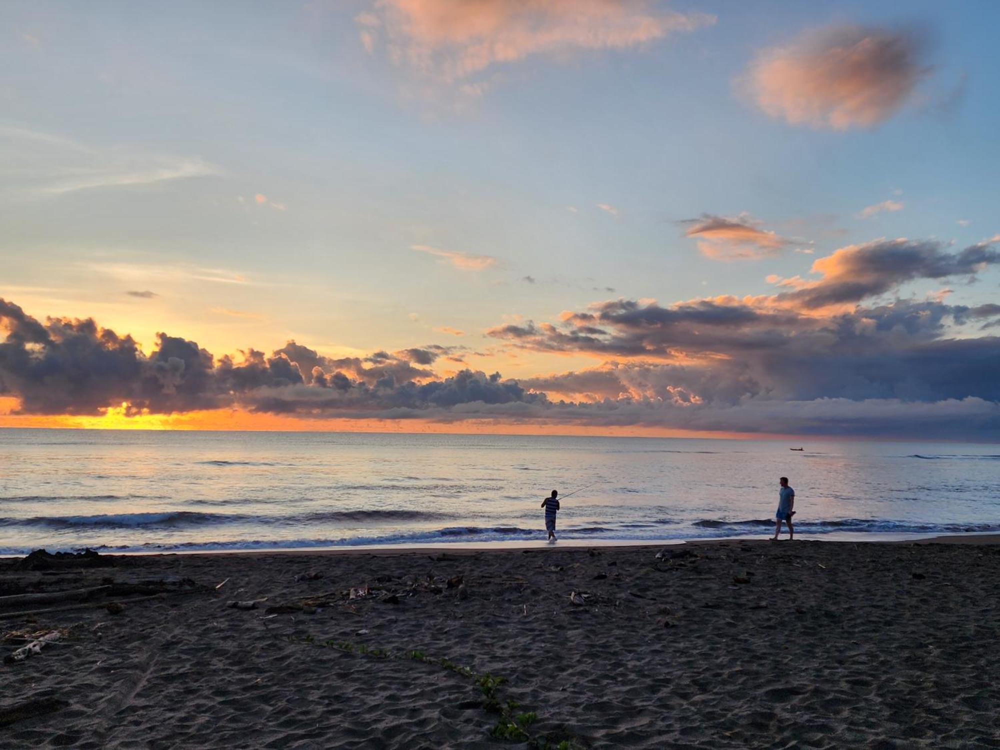 Hostel Tortuguero 7Backpackers Экстерьер фото